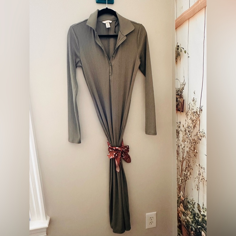 H&M Long Sleeve Ribbed Dress in Tan